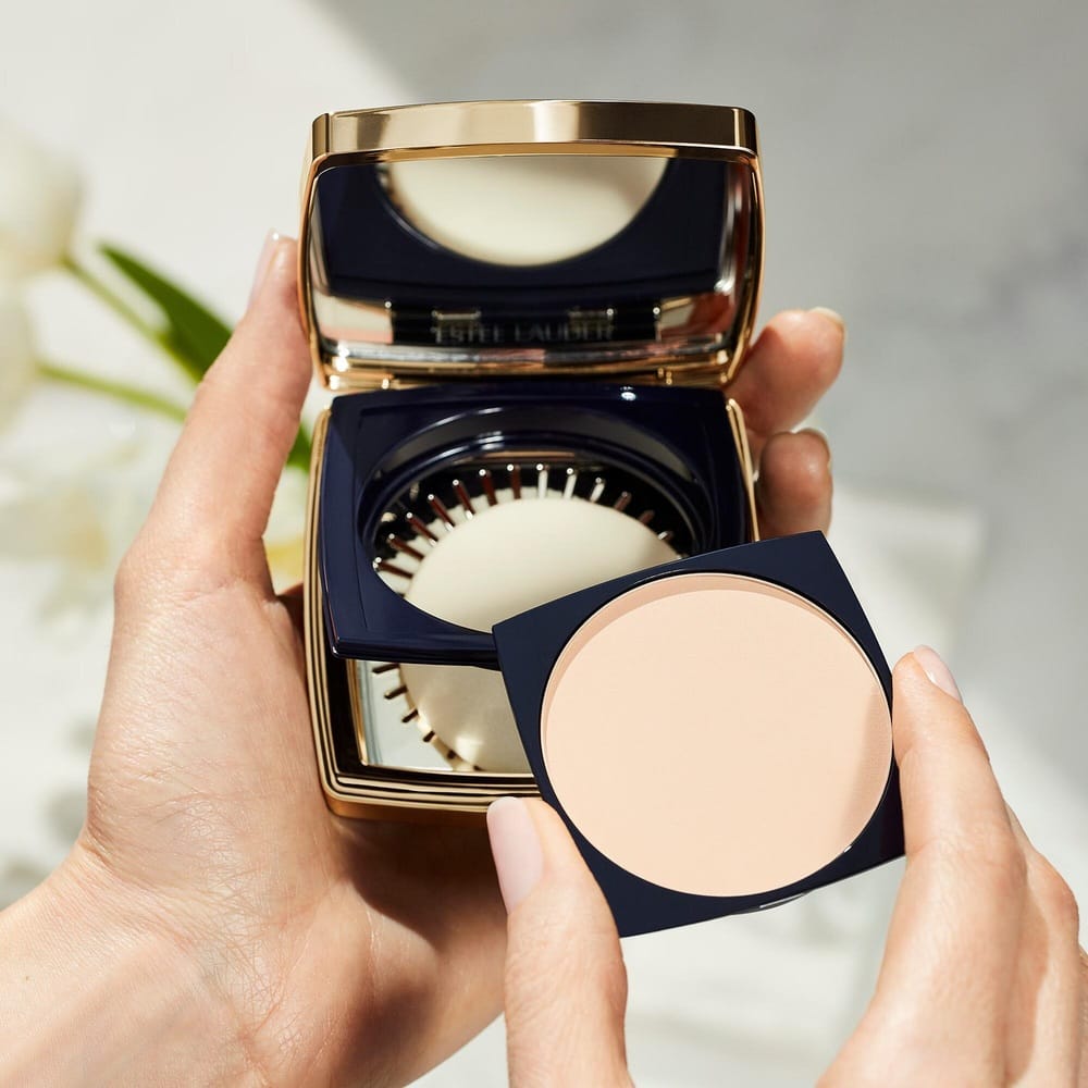 Стойкая матовая компактная пудра Estee Lauder Double Wear Stay-In-Place Matte Powder Foundation - фото 4