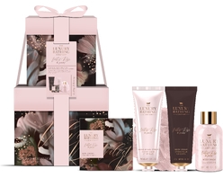 Косметический набор Velvet Rose & Peony (Крем для рук и ногтей Hand & Nail Cream, 50 мл + Крем для тела Body Cream, 50 мл + Гель для душа Body Wash, 50 мл + Средство для принятия ванны Bath Caviar, 80 г + Мочалка Body Polisher)