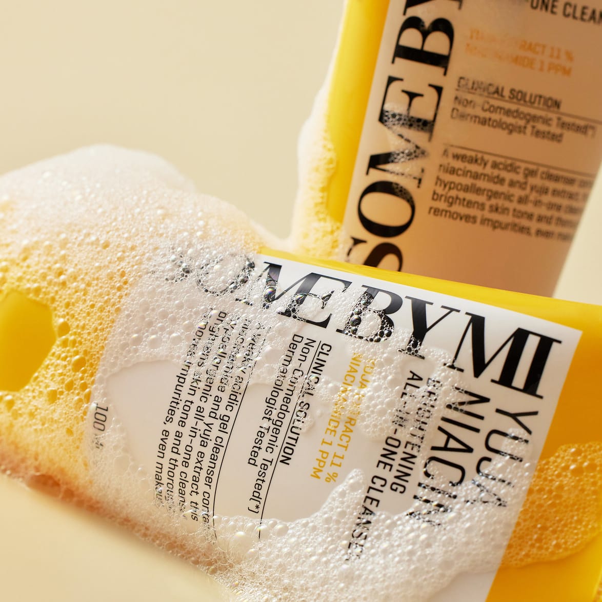 Придающий сияние, увлажняющий очищающий гель для лица Yuja Niacin Brightening All-In-One Cleanser, 100 мл - фото 4