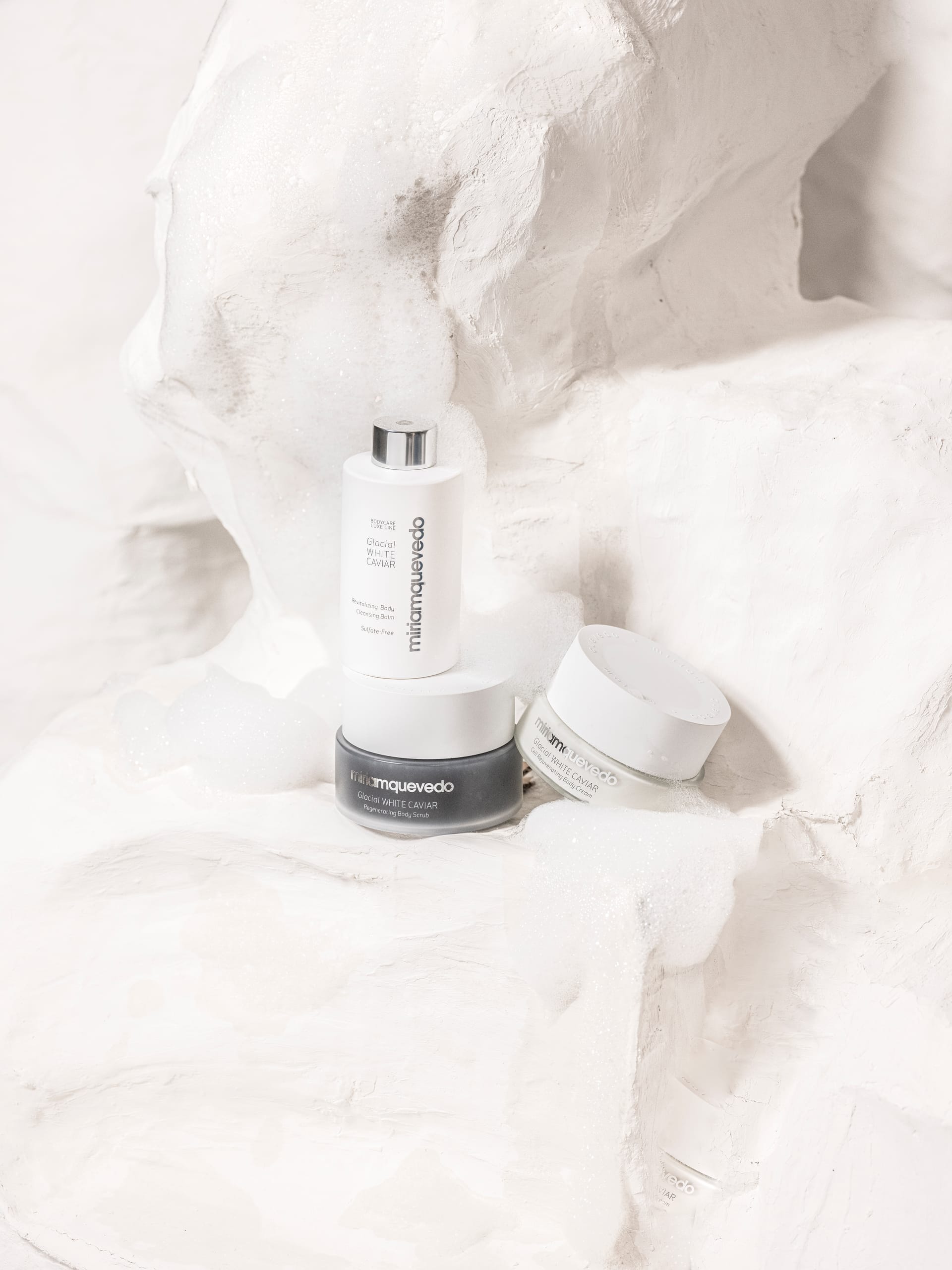 Регенерирующий скраб для тела с экстрактом белой икры Glacial White Caviar / Regenerating Body Scrub, 250 мл - фото 5
