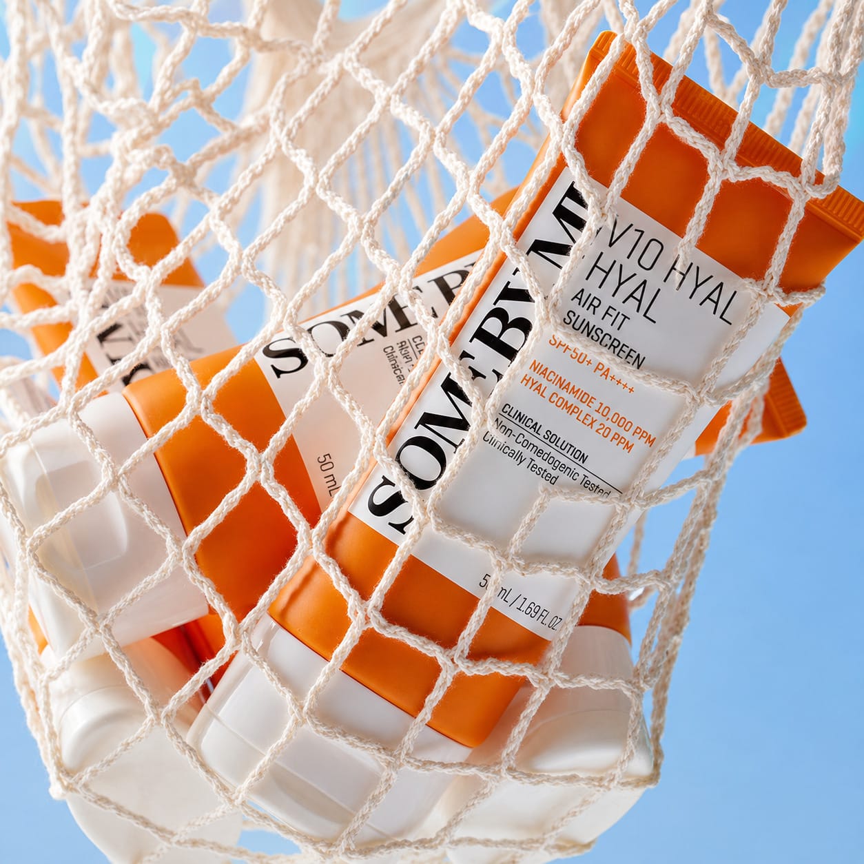 Солнцезащитный крем для лица SPF50 V10 Hyal Airfit Sunscreen, 50 мл - фото 4