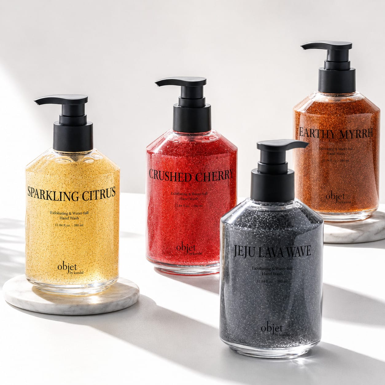 Отшелушивающее жидкое мыло для рук Objet By Kundal Exfoliating & Waterfull Hand Wash Crushed Cherry, 300 мл - фото 4