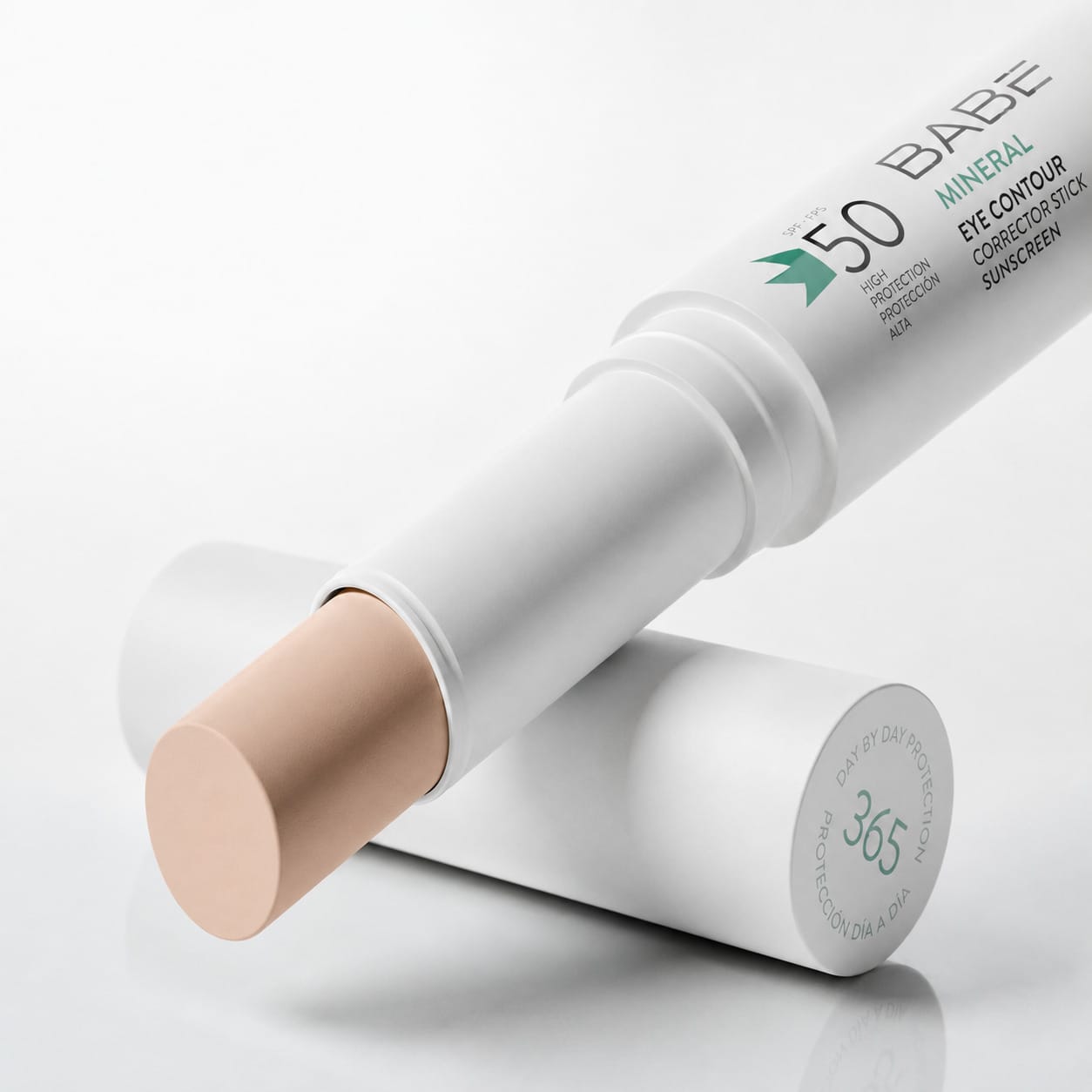 Laboratorios Babe Минеральный солнцезащитный стик-корректор для контура глаз SPF50 / Mineral Eye Contour Corrector Stick Sunscreen SPF50, 4г - фото 3