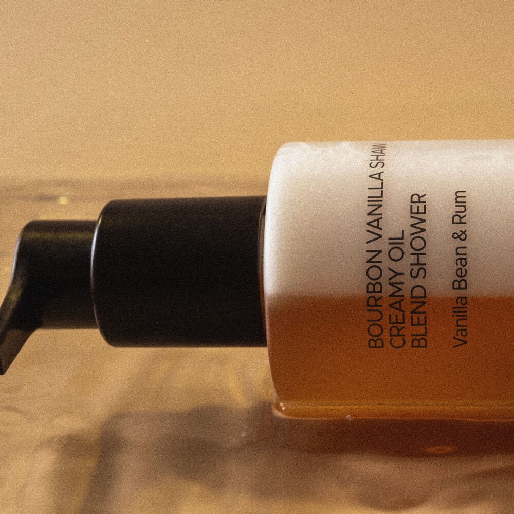 Масло для душа двухфазное питательное  Bourbon Vanilla Shaw Creamy Oil Blend Shower, 200 мл - фото 4