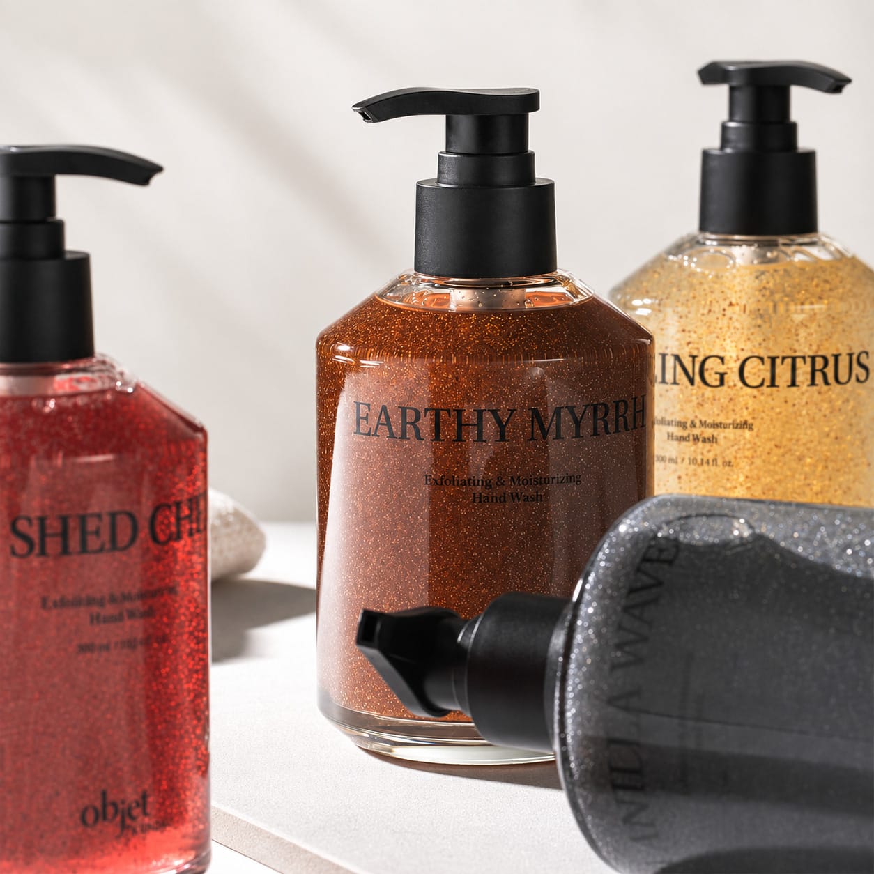 Отшелушивающее жидкое мыло для рук Objet By Kundal Exfoliating & Waterfull Hand Wash Earthy Myrrh, 300 мл - фото 4