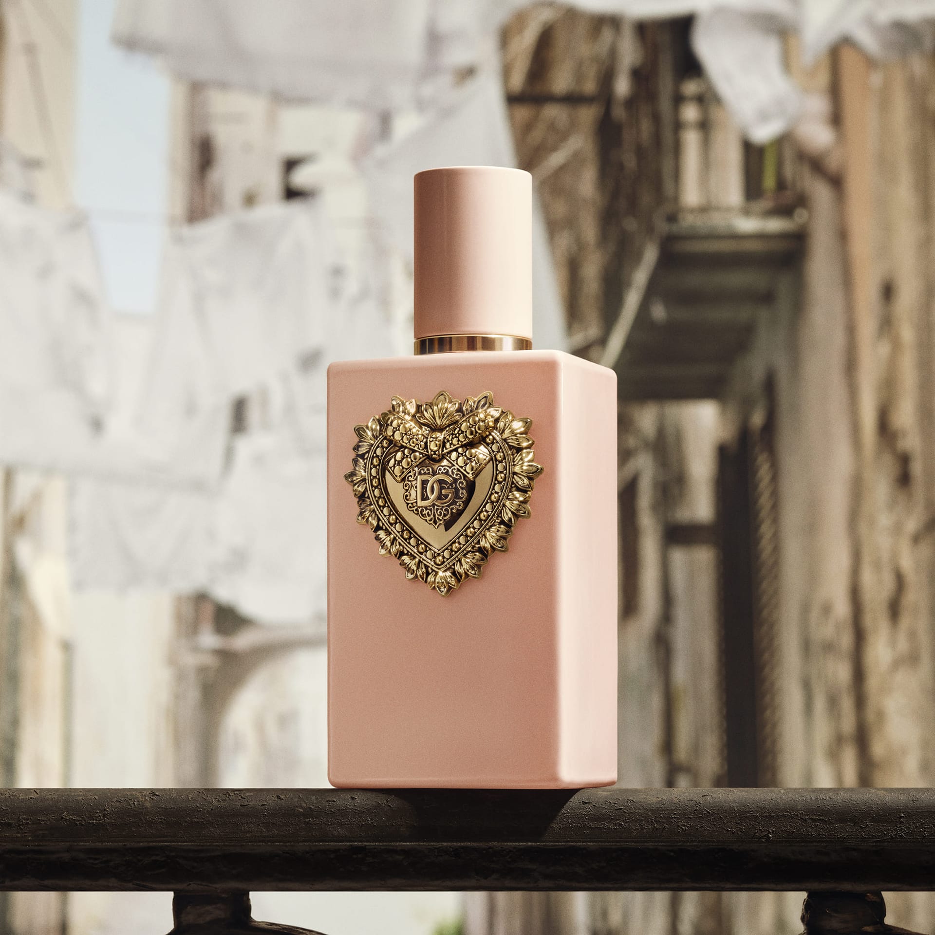 Парфюмерная вода интенсивная Dolce & Gabbana My Devotion - фото 7